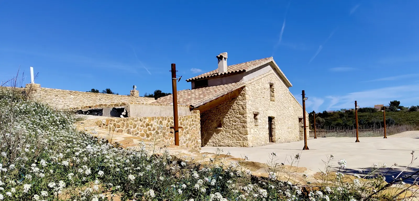 Barranc dels Cirers cellar among vineyards in Benlloc, Castellón